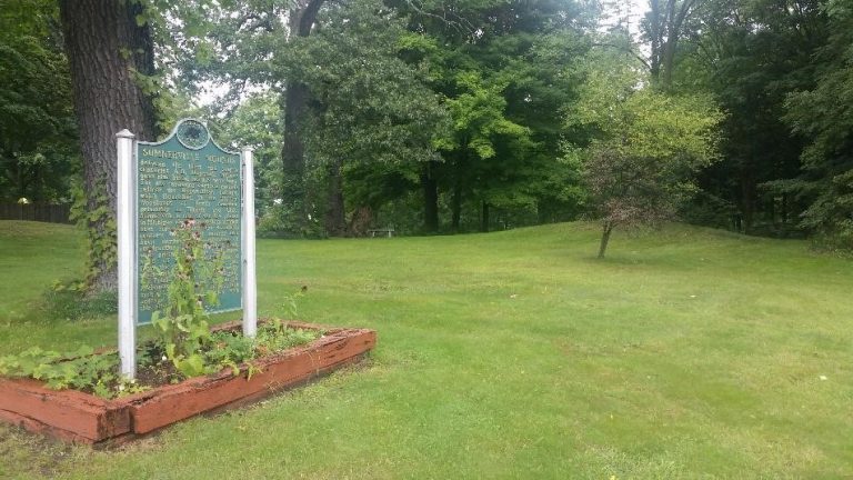 A historical marker on the site of mounds in Sumnerville, Michigan. Image: Carin Tunney