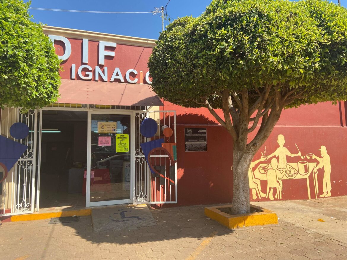 El DIF is located on Adolfo López Mateos street, in San Ignacio Cerro Gordo.
