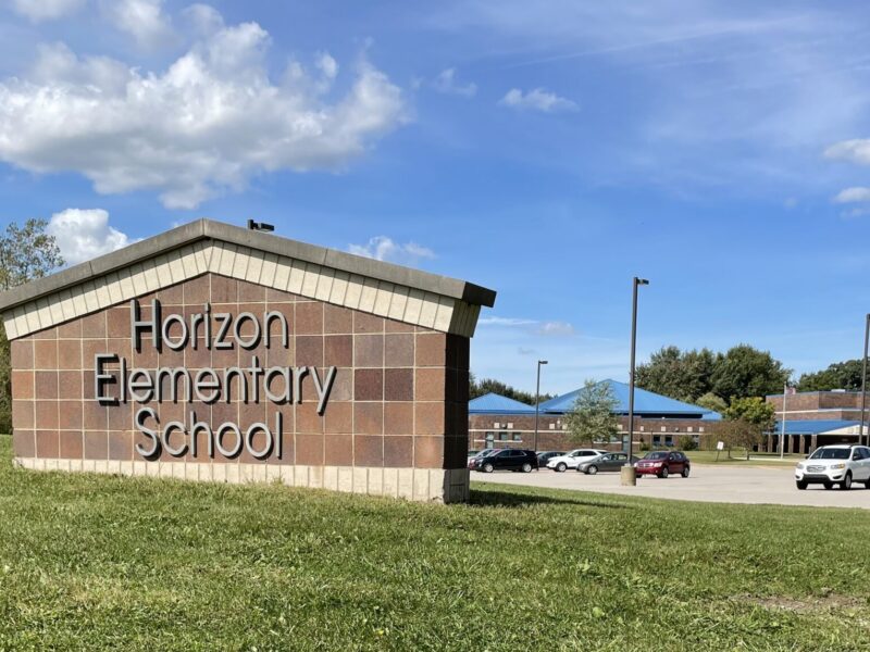 photo of school yard sign that reads "Horizon Elementary School"